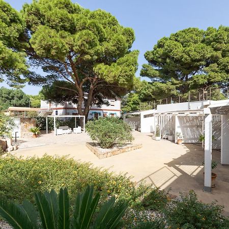 Angolo Mare Apartments & Rooms Porto Pino Exterior foto